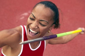 女子篮球引入柔韧协调评估系统精准制定训练方案，篮球运动员柔韧性训练