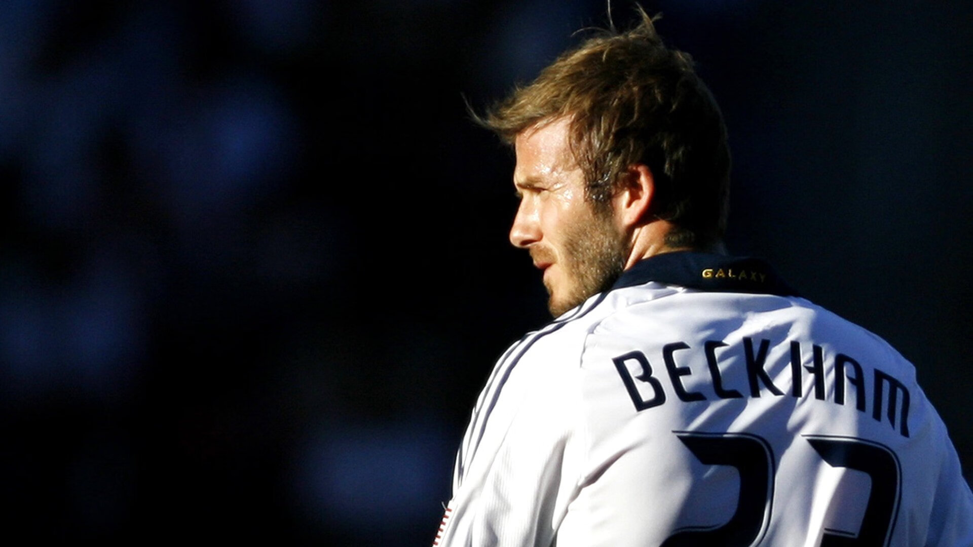 国足边路传中训练成效显著，国足传记